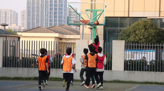 【心舟润德】热血燃爆赛场，青春闪耀瞬间——初三年级5V5趣味篮球赛华彩落幕